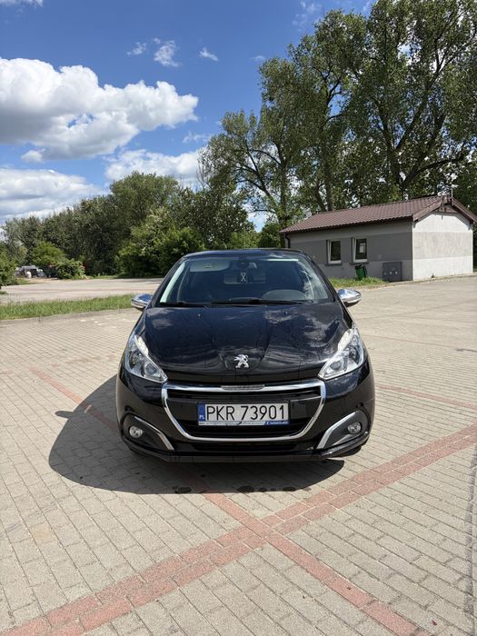 Peugot 208 2018r puretech 1,2 82km przebieg 95,5k