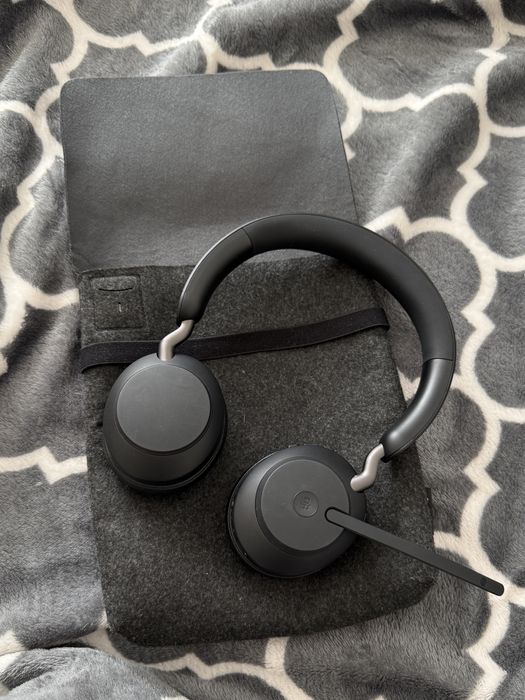 Jabra Evolve2 65 идеальное состояние