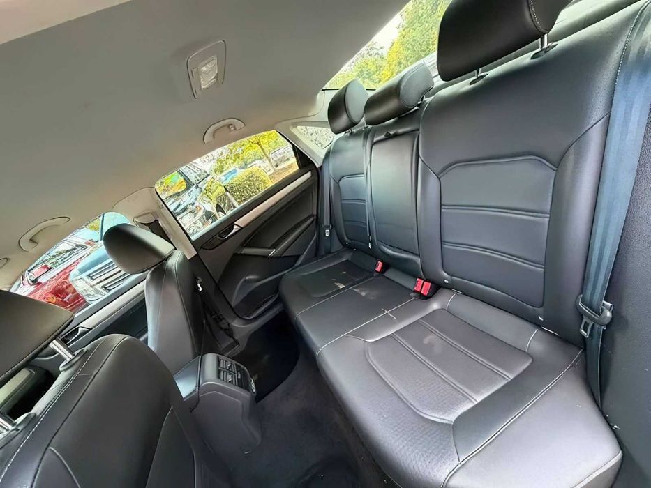 Volkswagen Passat      2020