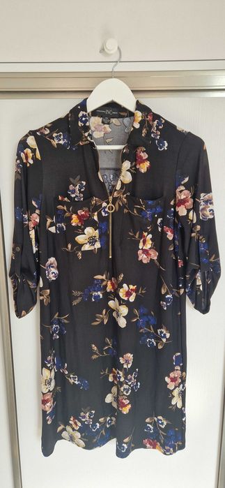 Сукня чорна міді з квітковим принтом