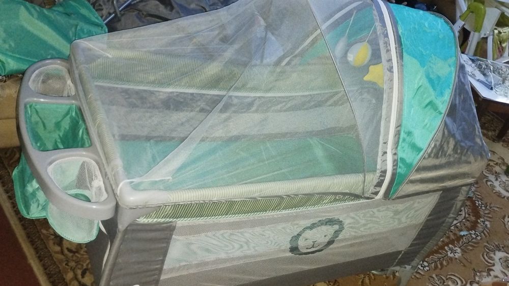 Ліжечко-манеж  Lionelo Sven Plus.