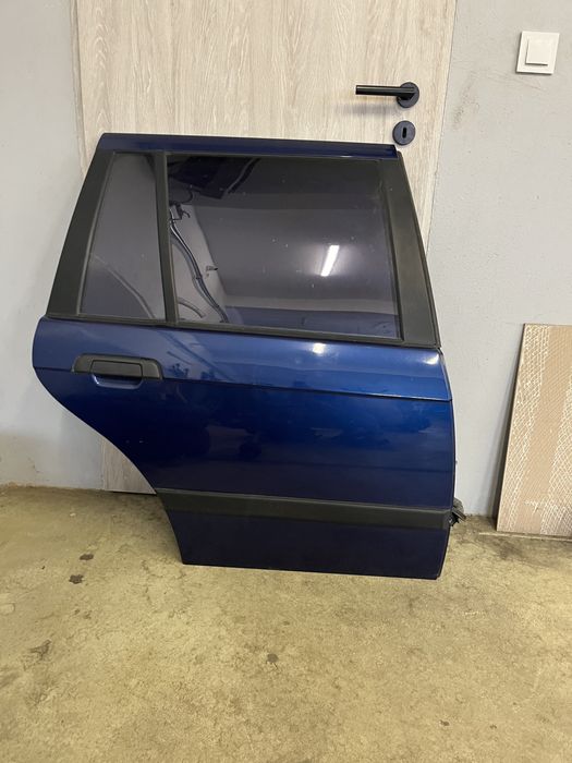Bmw e36 drzwi prawe tył kombi avusblau metallic