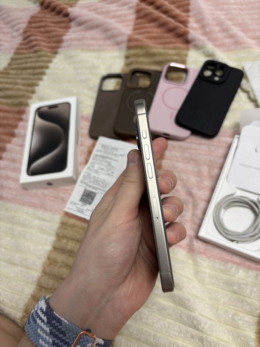 Iphone 15 pro natural titanium