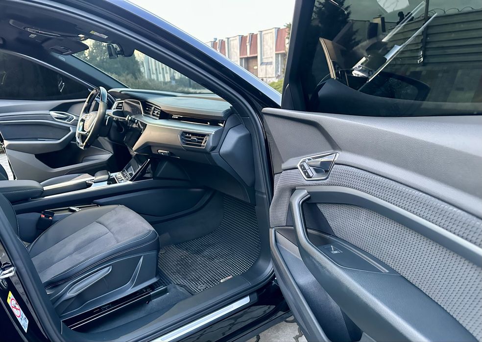 Audi E-tron 95kBt S-line 408л.с Quattro Европа Некрашена  Обмен