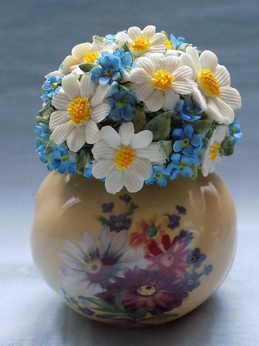 Wazonik z bukietem kwiatów - Dekoracyjny,Kolekcjonerski - Wzór nr. 1