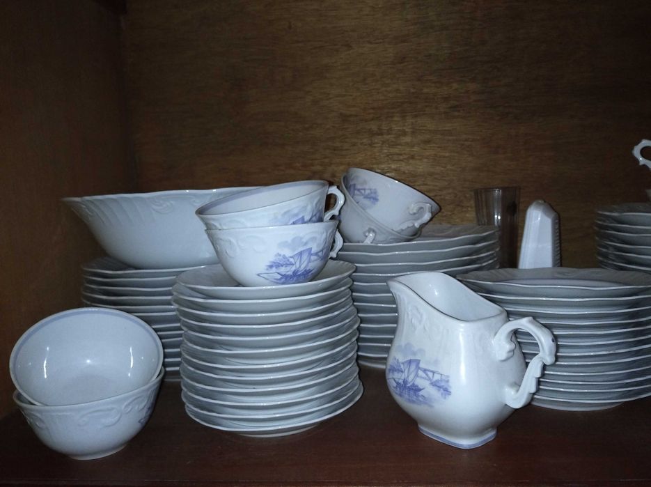 Conjunto de Loica /Porcelana de Vista alegre antigo