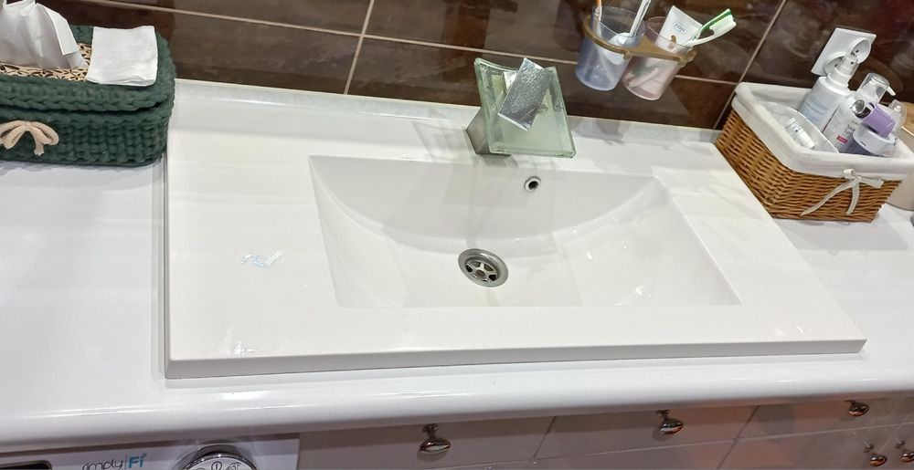 Umywalka wpuszczana w blat 40x80