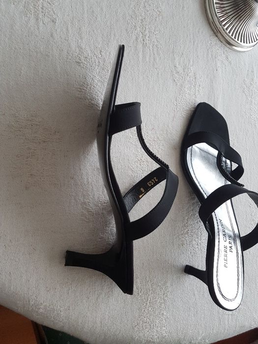 Sandálias pretas pierre Cardin novas cetim pele e cristais swarovsky