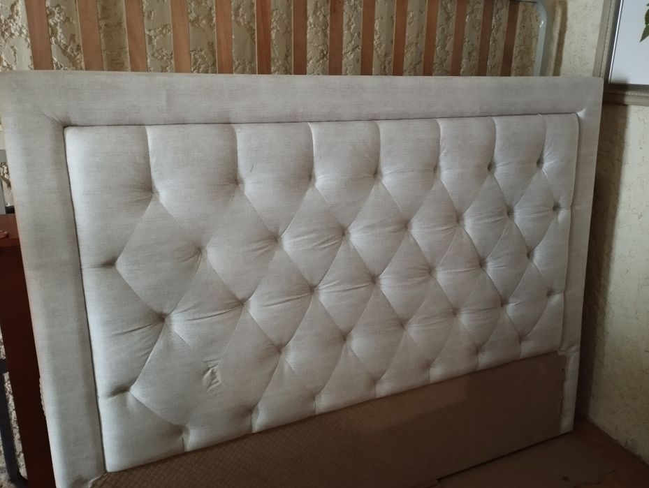 Cabeceira de cama estufada