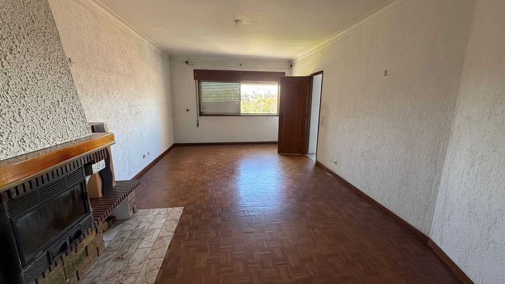 Apartamento T4 Duplex | Excelente oportunidade em Santa Marinha
