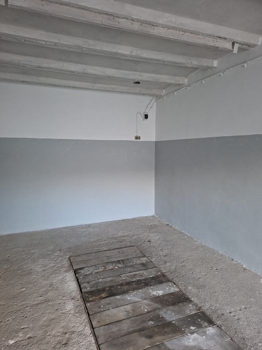 ### Odnowiony Garaż z Kanałem na Sprzedaż ###