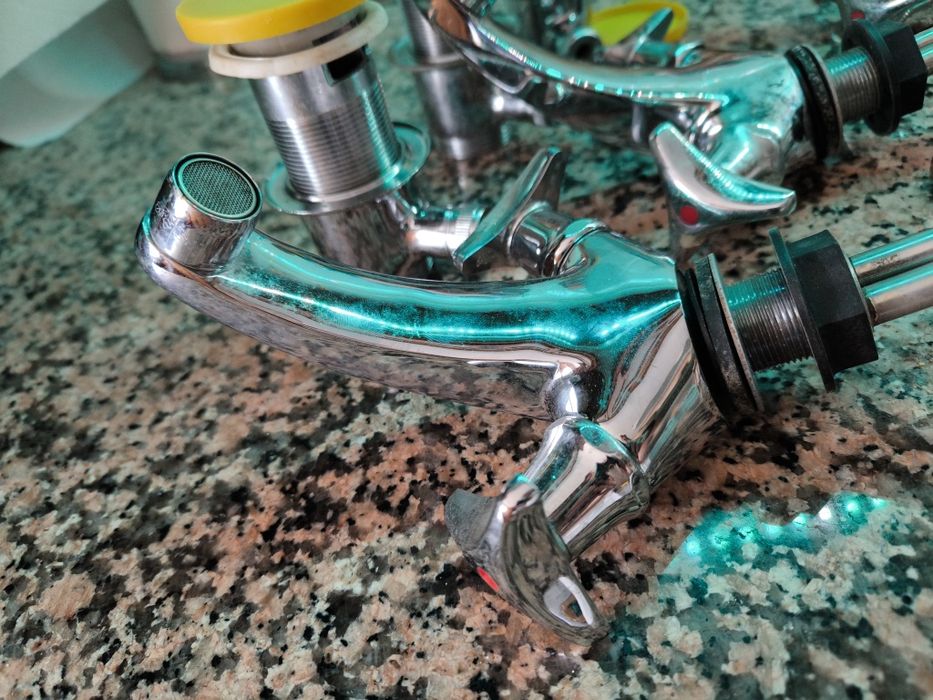 Set of 3 New Mixer Faucets and Valves64741249831041121