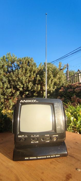 Mini TV pessoal com radio
