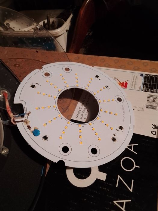 Lampa stojąca nowa uszkodzona