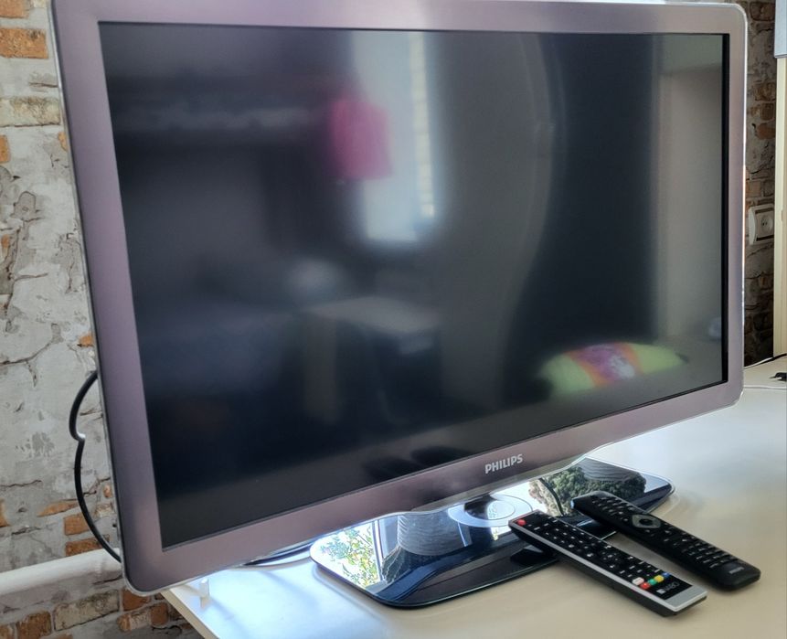 Телевізор          Philips 37PFL7605H Ambilight 37