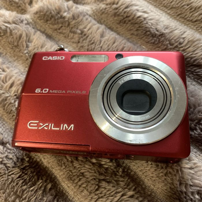Фотоапарат casio exlim ex-z600