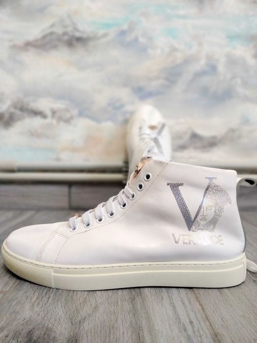 Кросівки чоловічі