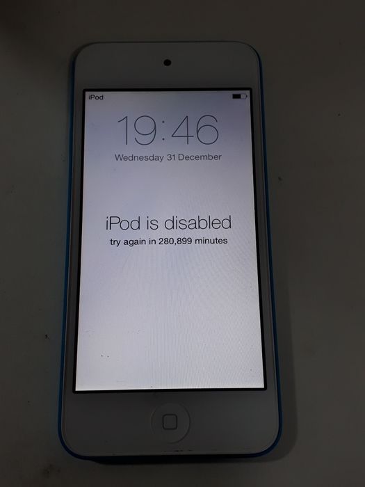 Apple iPod A1421  (64gb)