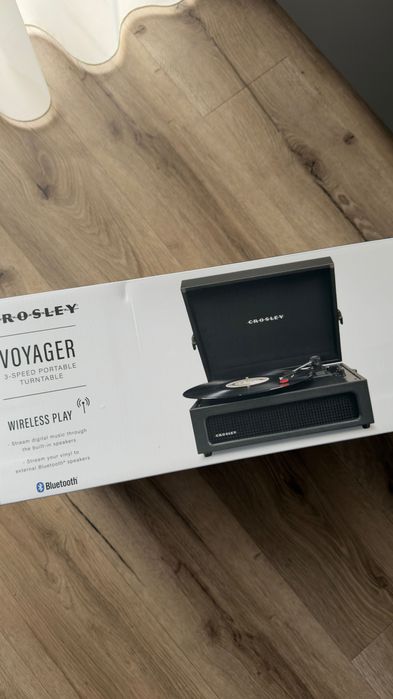 Програвач вінілу Crosley Voyager - Black