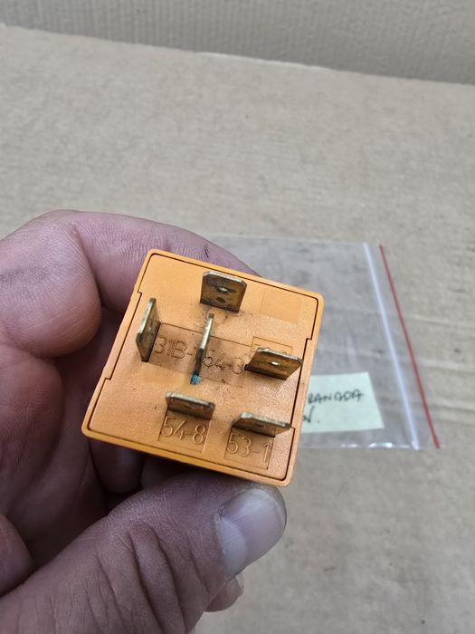 Przekaźnik tylnej wycieraczki ford Scorpio