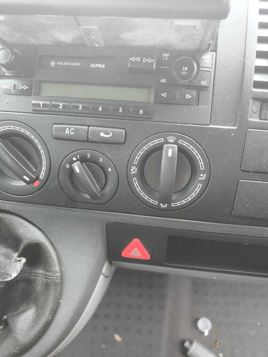 Volkswagen T5 Brygadówka  6os, L2H1 - Long - stan dobry! Klima!