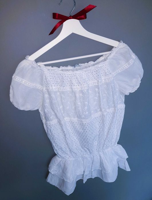 Biała bluzka boho hiszpanka z baskinką