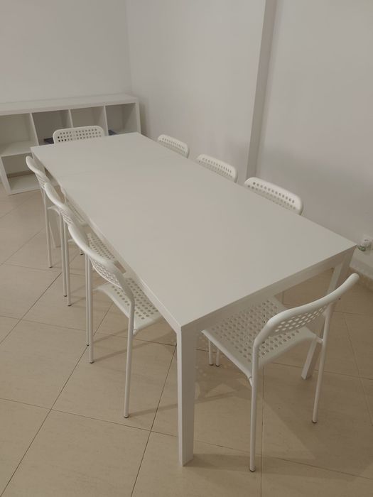 Mesa Extensível Ikea VIHALS Branca com 8 cadeiras