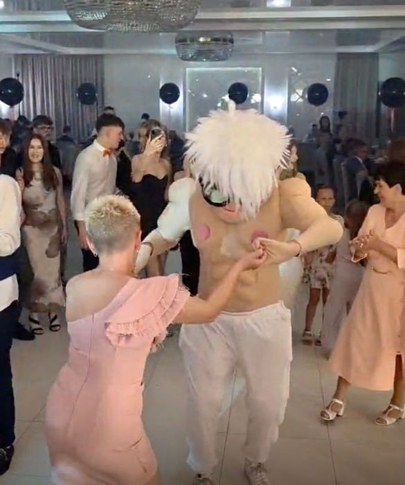 Tancerz Skolim ,Alvaro ,biały miś,wynajem,żywa maskotka