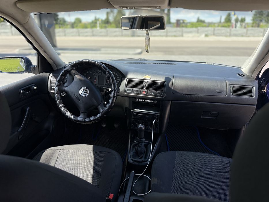 Volkswagen Golf IV 2000 р. 1.6 по тп