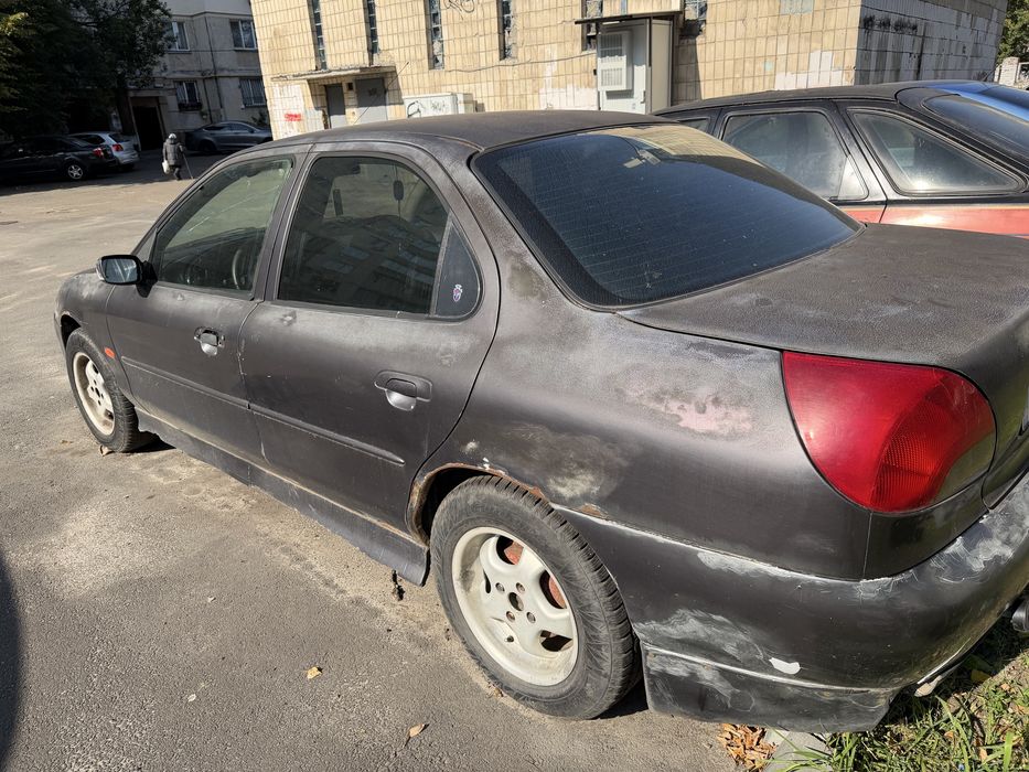 Автомобіль Ford Mondeo 1996