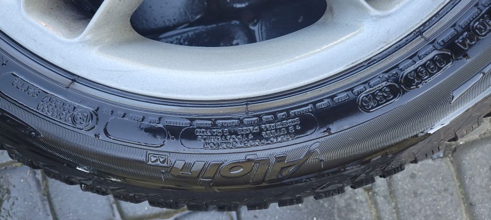 Felgi z oponami zimowymi