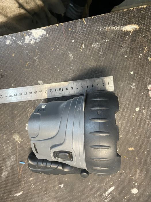 Latarka szperacz led