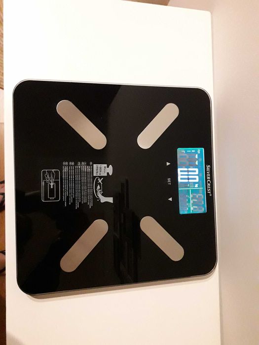 Balança de diagnóstico preta