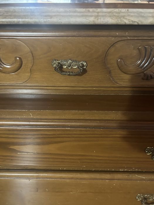 Cómoda e mesinhas de cabeceira