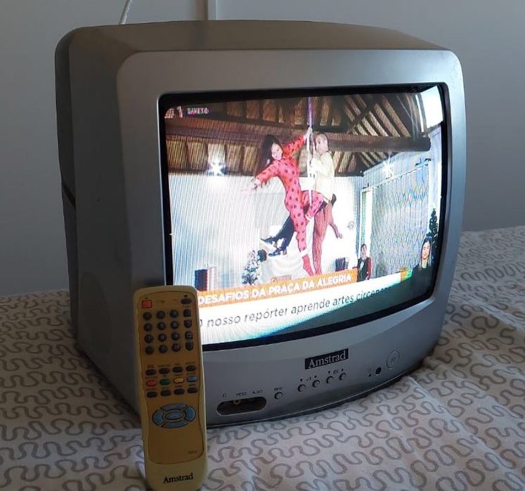 Televisão Amstrad TV + comando + antena + cabo de antena
