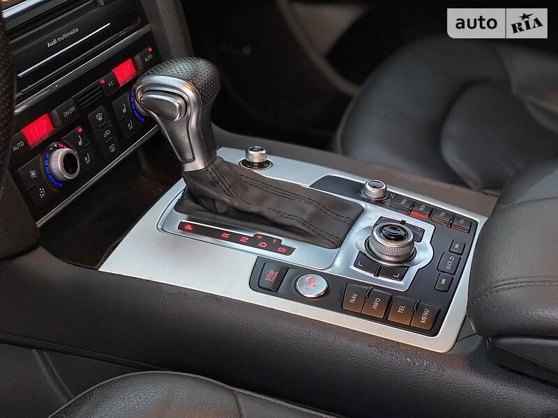 Продам Ауди Q7 2014г