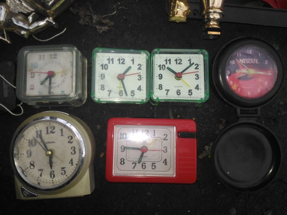 Часы часовой механизм стрелки стекло корпус скульптуры фигур циферблат