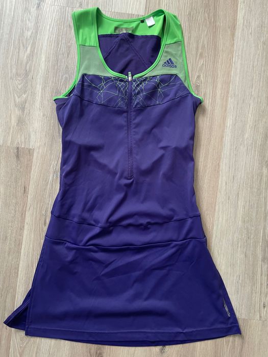 Conjunto casaco e vestido de ténis