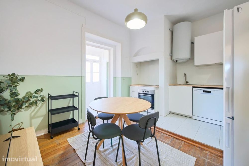 Quarto - localizado em São Bento Lisbon