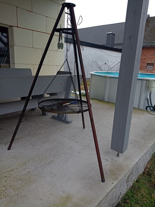 Grill ogrodowy w bardzo dobrym stanie