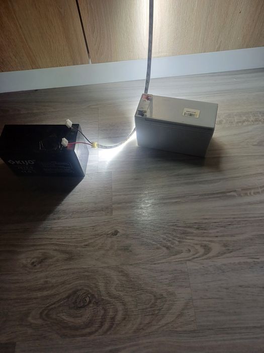 Продаж  Акб 12v7A