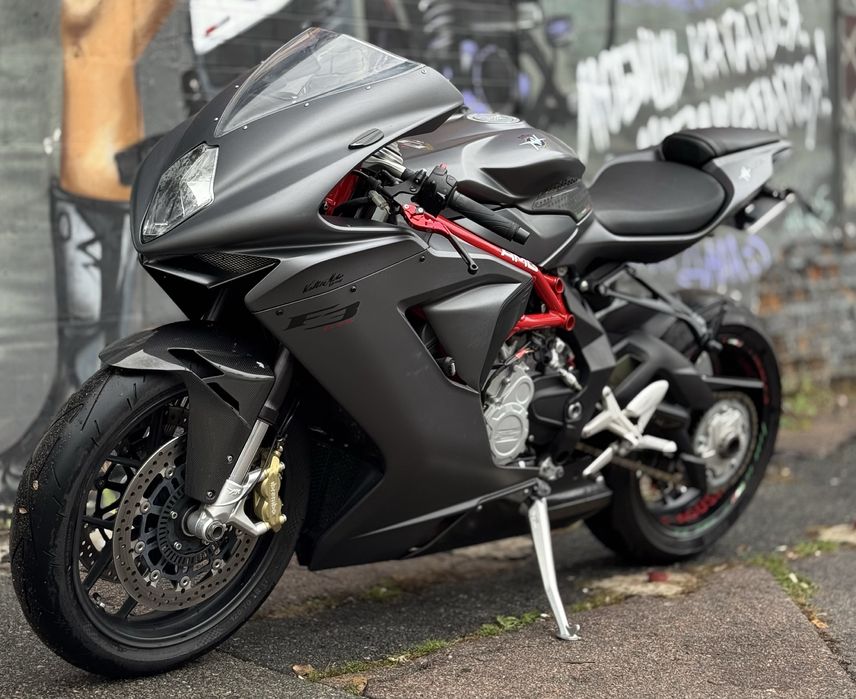 MV Agusta F3 675  2015 рік