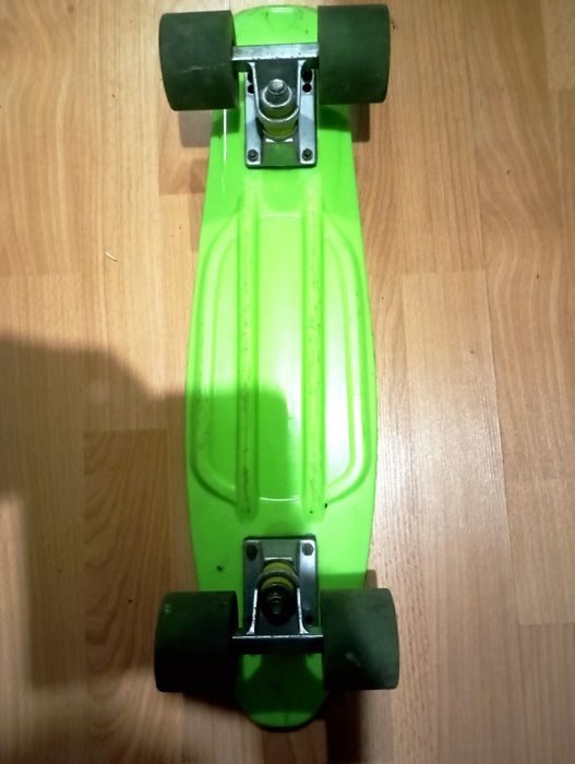 Скейтборд (Penny Board) зелёного цвета