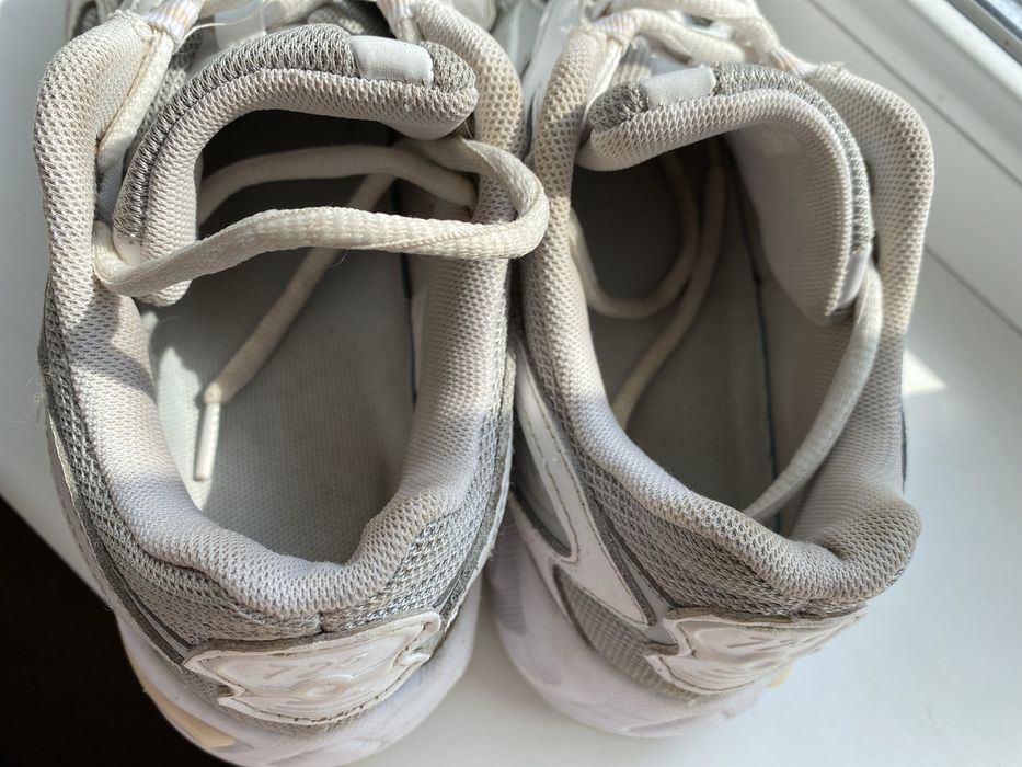 Жіночі кросівки New Balance 725