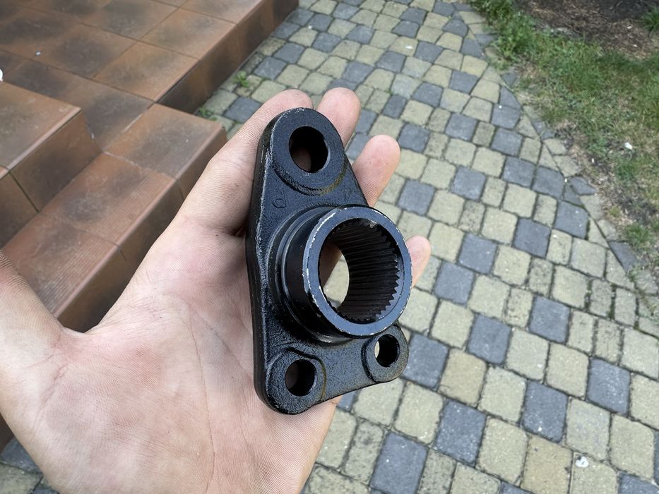 Пятка торсіону Nissan Terrano 1986-2006