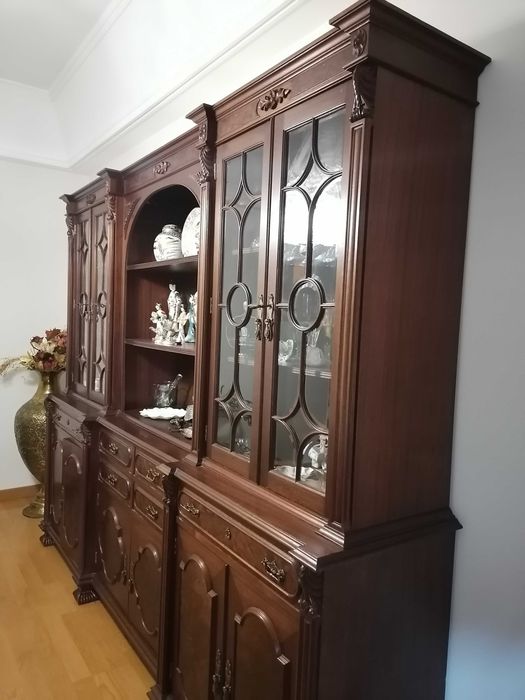 Louceiro de sala de jantar, estilo clássico