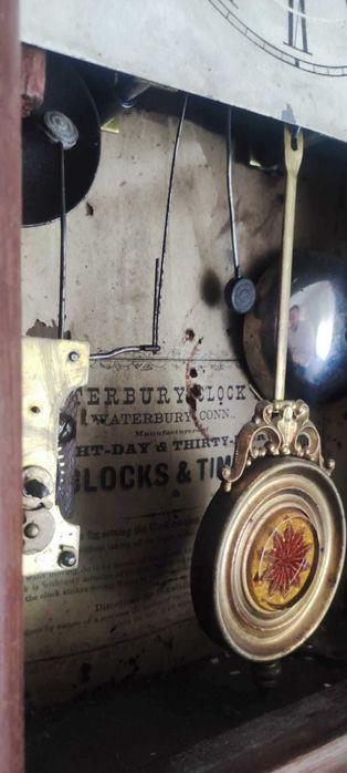Relógio de capela antigo da Waterbury Clock, 1895