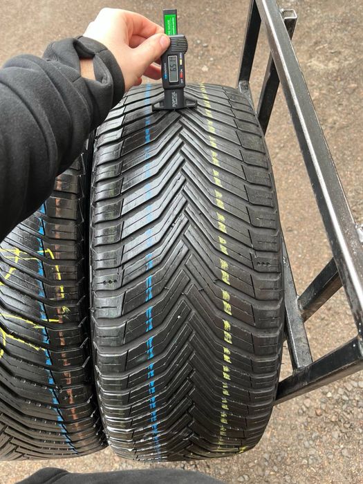 Шины бу 225 40 R 19 Michelin crossclimate 2 всесезон комплект резина