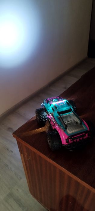 Радіокерована Позашляховик-машинка 1:16 з LED(Різні Варіанти)