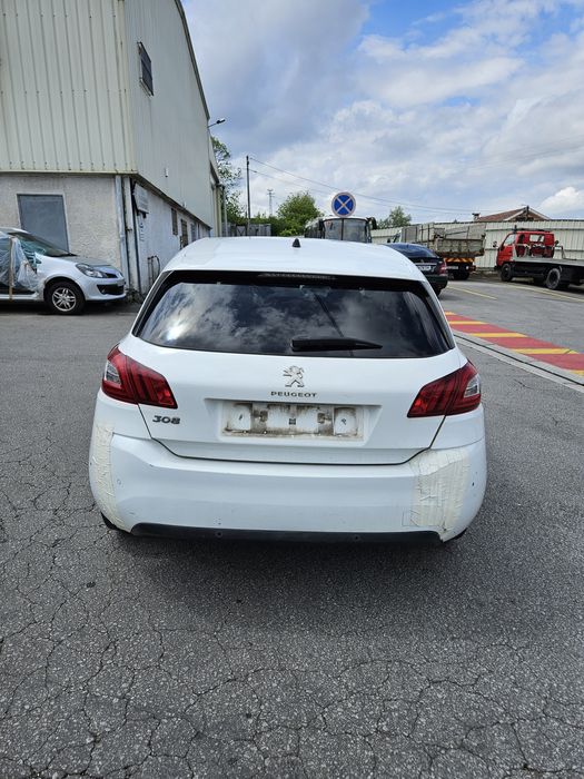 Peugeot 308 II 1.6 BlueHDi de 2016 para peças